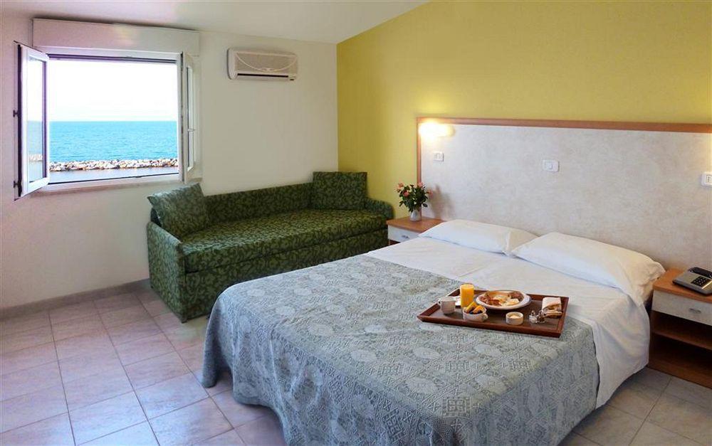Hotel Strand Marina Di Montenero Luaran gambar