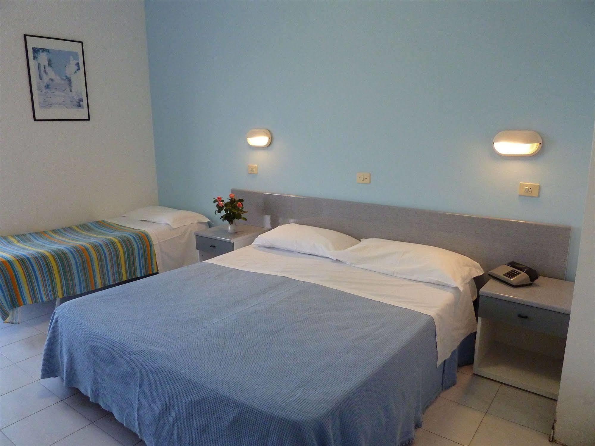Hotel Strand Marina Di Montenero Luaran gambar