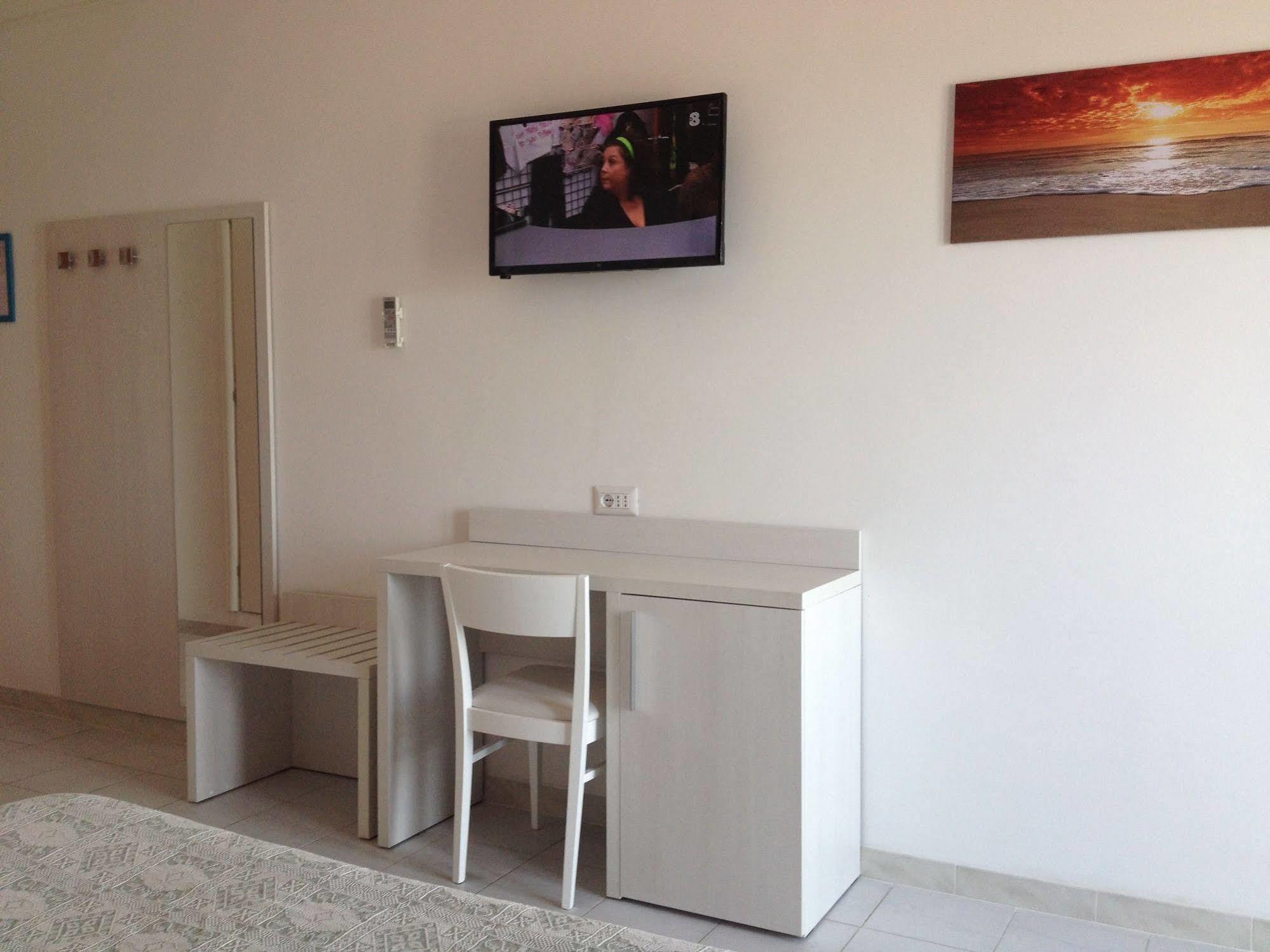 Hotel Strand Marina Di Montenero Luaran gambar