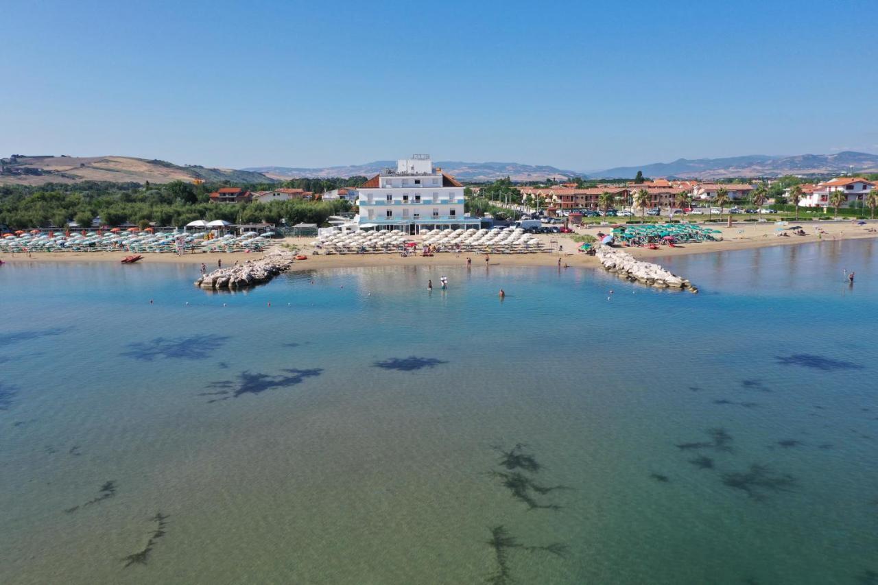 Hotel Strand Marina Di Montenero Luaran gambar